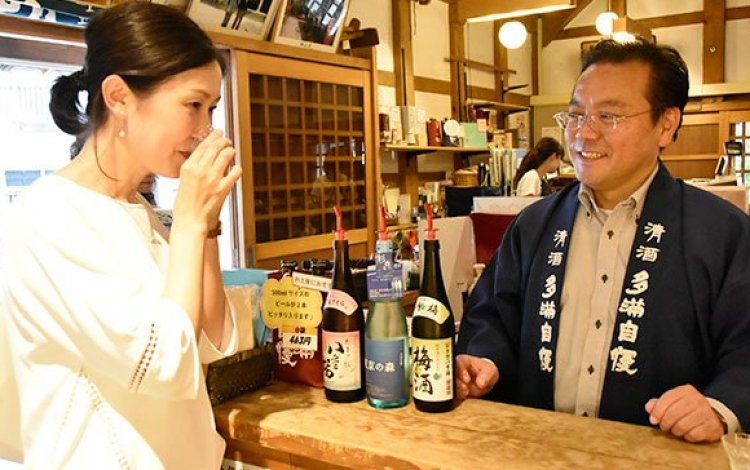 老舗酒蔵の見学体験は笑いに包まれた1時間