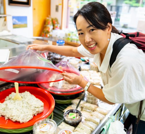 奥多摩のわさびを使ったわさび漬けで有名な「山城屋」さん